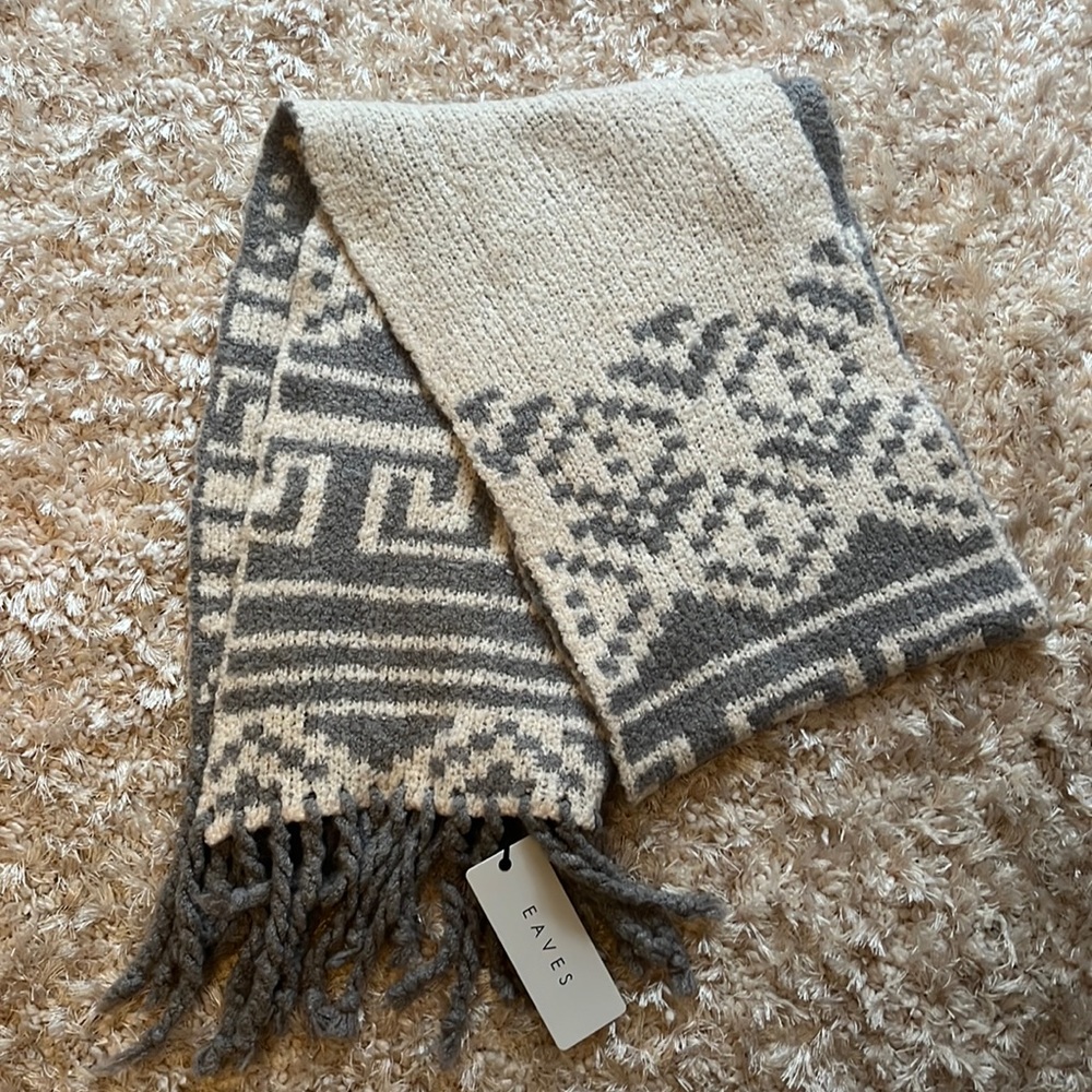 Eaves Oria Plush Scarf In Grey